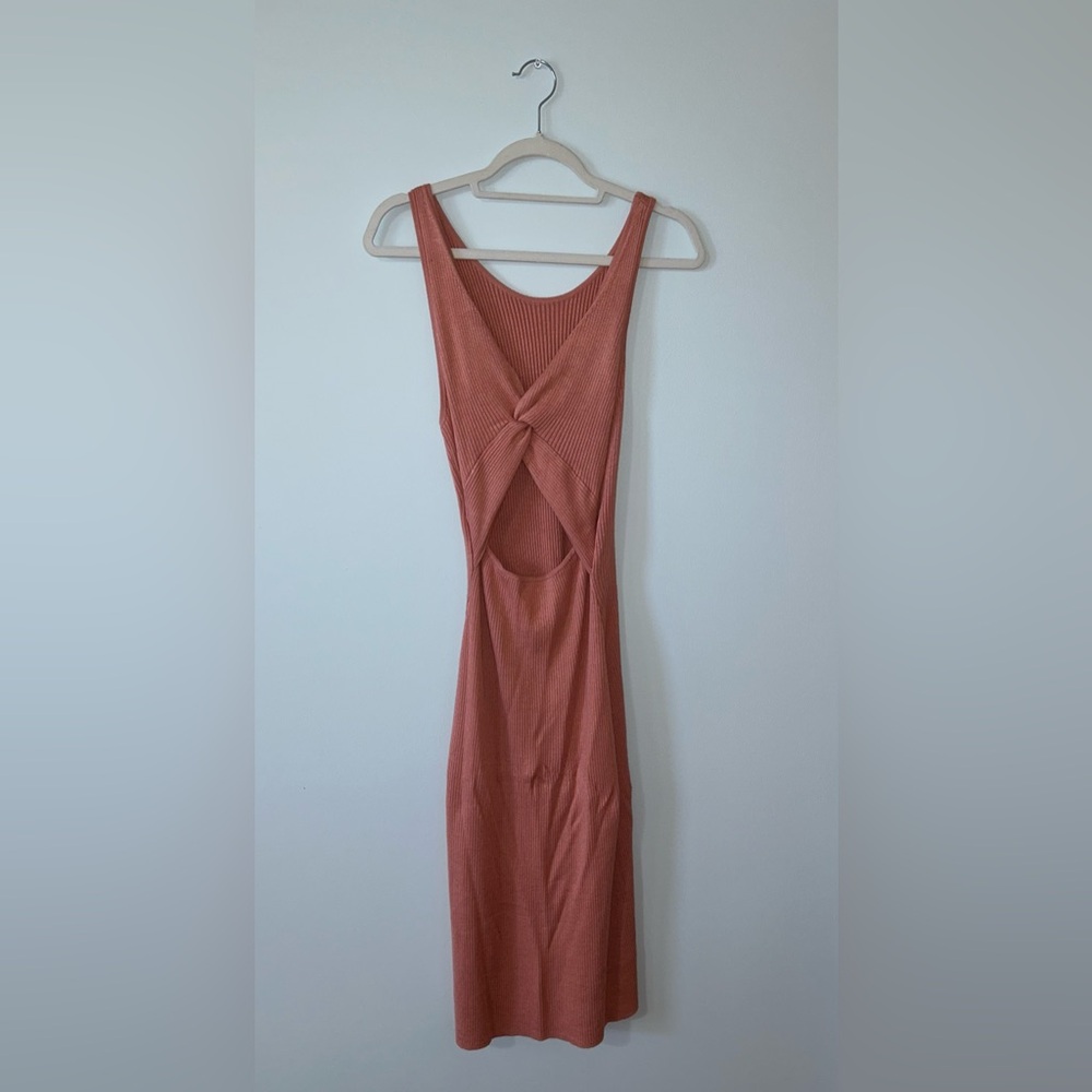 Light pink dress with slit by leg